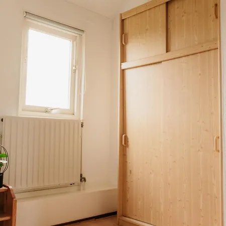 Met Ruime Tuin En Hottub 度假居 奥德多普