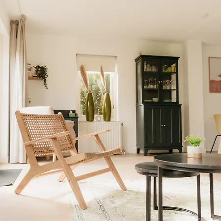 Met Ruime Tuin En Hottub 奥德多普