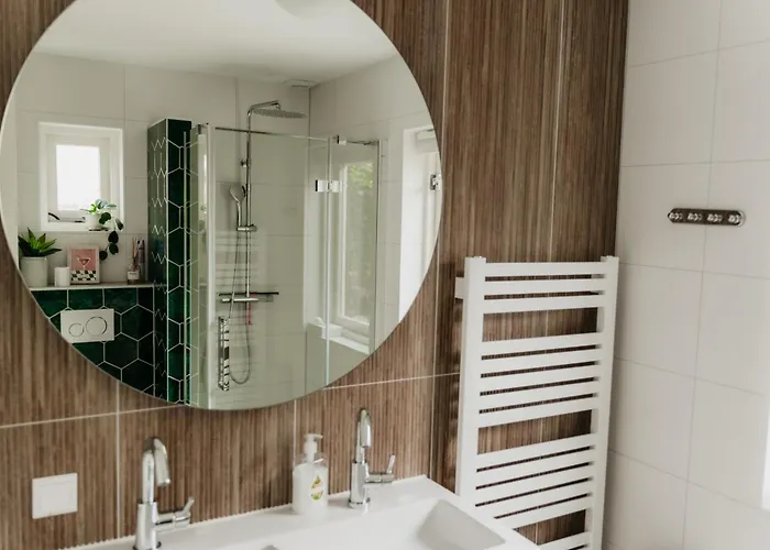 بيت للعطل Met Ruime Tuin En Hottub *