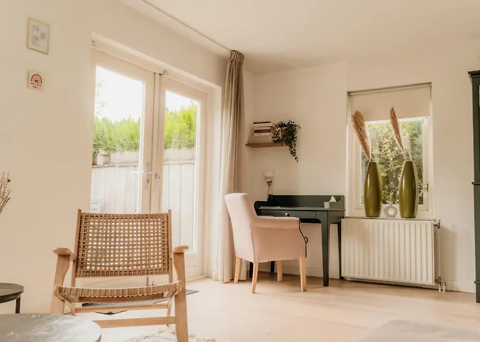 Met Ruime Tuin En Hottub آودورب