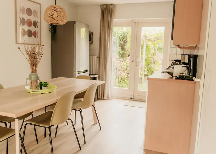 بيت للعطل Met Ruime Tuin En Hottub *