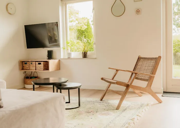 Met Ruime Tuin En Hottub