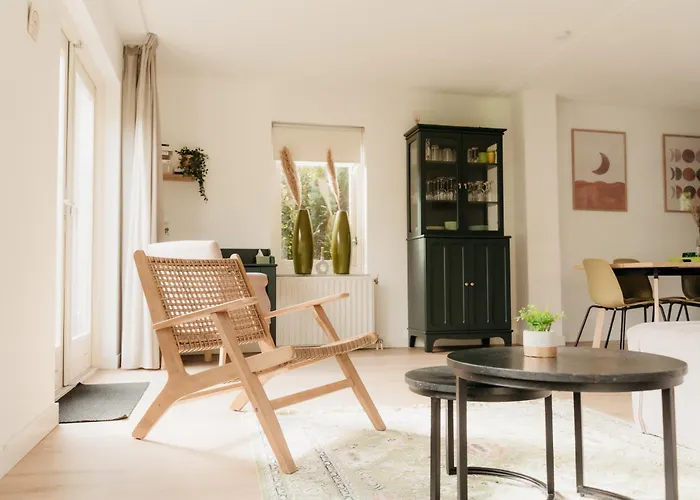 Met Ruime Tuin En Hottub آودورب