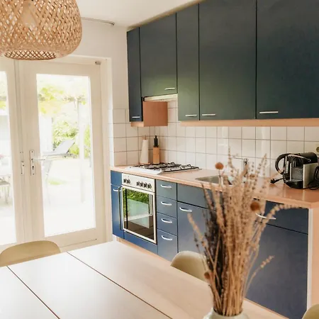 Met Ruime Tuin En Hottub * Ouddorp