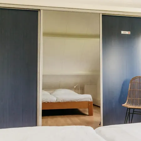 Met Ruime Tuin En Hottub