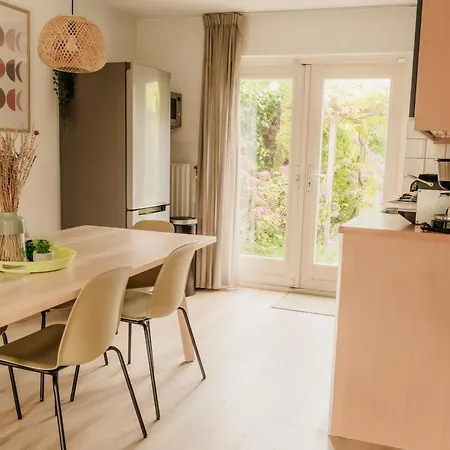 Ferienhaus Met Ruime Tuin En Hottub *